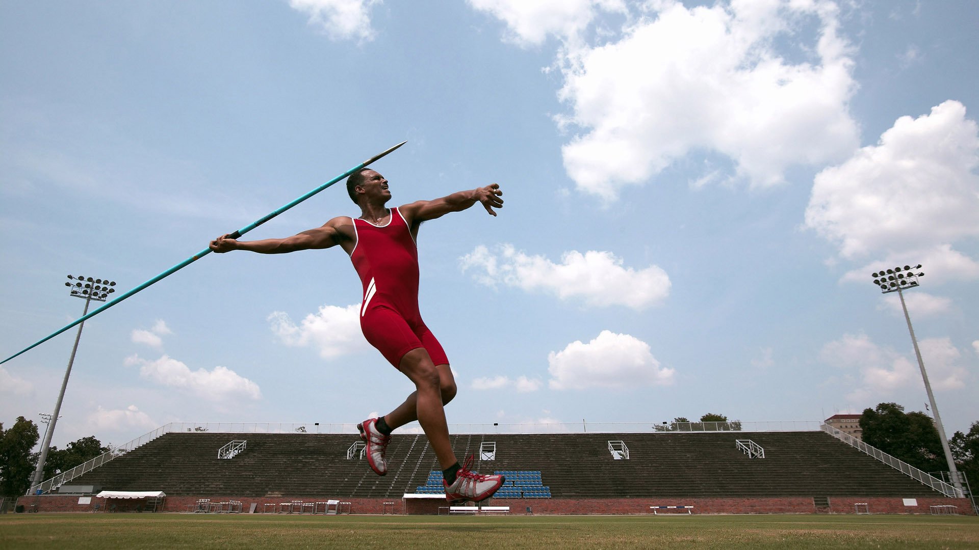 国际田径锦标赛选手表现抢眼，国际田径比赛最新规则